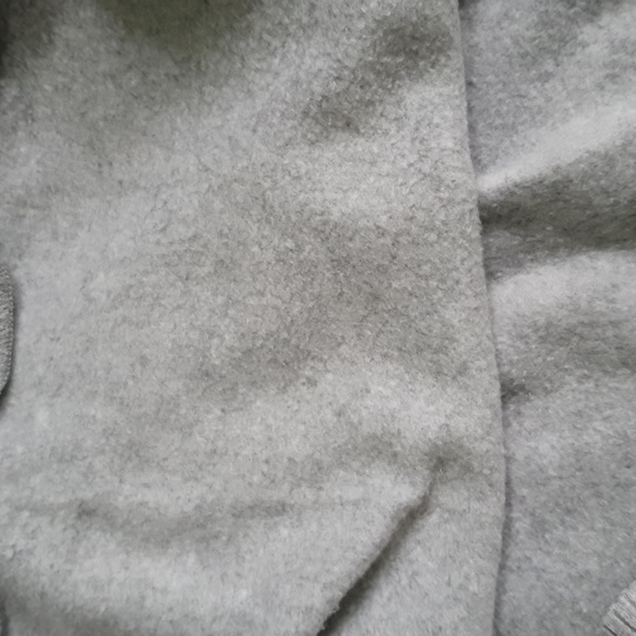 GUC alo funnel neck sweatshirt, size L - Picture 7 of 9